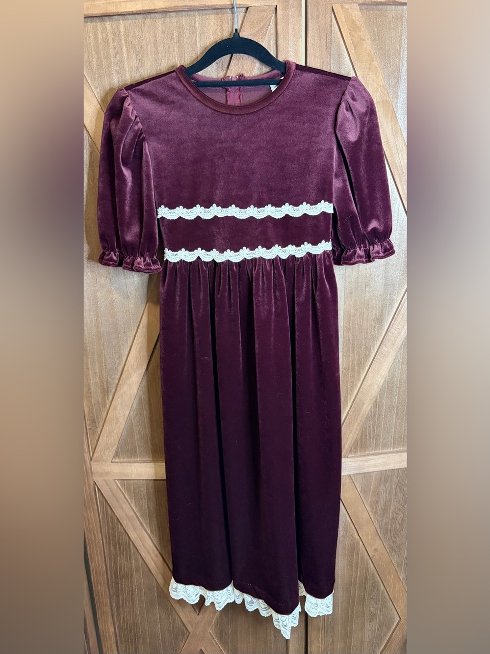 JILLY Girl’s Vintage Burgundy Velvet Dress With Lace Trim SIZE 10